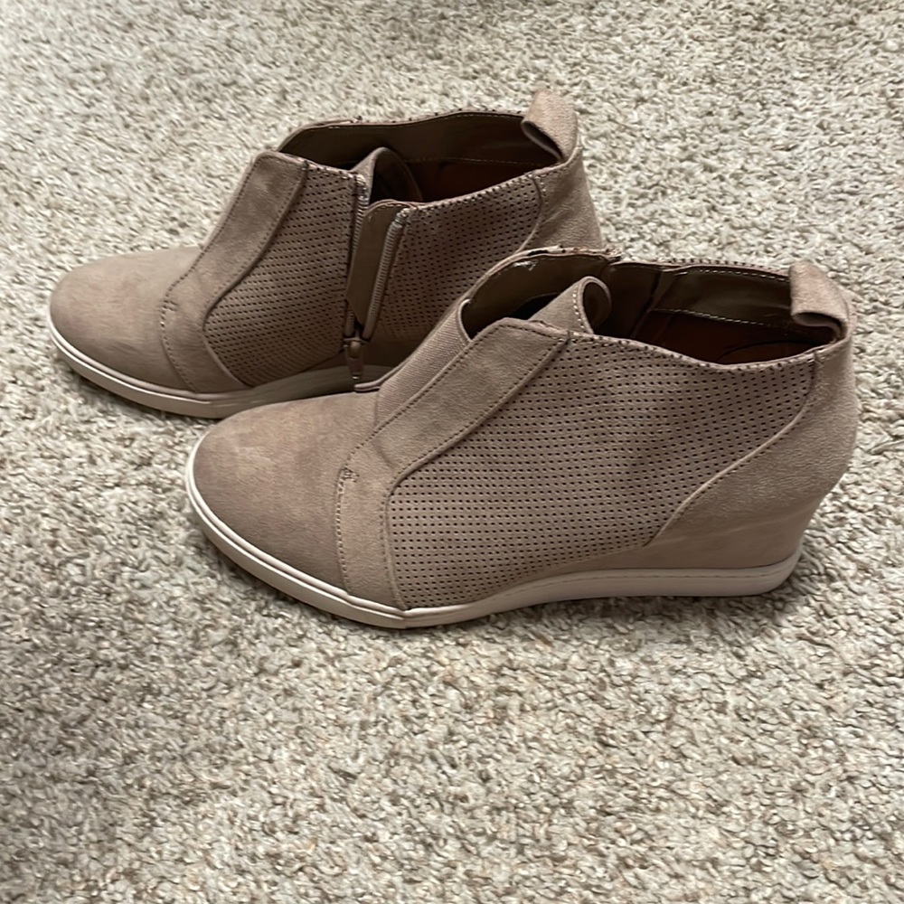 A new day tan booties, size 9